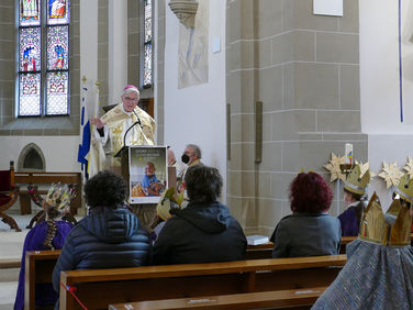 Diözesale Aussendung der Sternsinger des Bistums Fulda in St. Crescentius (Foto: Karl-Franz Thiede)